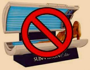 It is clear that even sunbeds are not a safe alternative to tanning. People who use sunbeds have an increase risk of melanoma (the most serious form of skin cancer) and the risk is even higher in people who start using sunbeds before the age of 35.2504744526_n